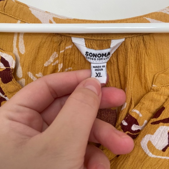 🛍️ GIFT IDEA! 🌼 GORGEOUS TANK BLOUSE 🌼 Yellow/Maroon Floral Print Flowy Top - Picture 7 of 10